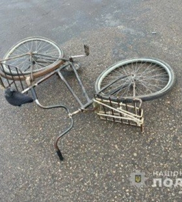 На Одещині водій збив велосипедиста під час повороту: потерпілого госпіталізували