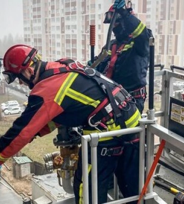 Завершено роботи з ліквідації наслідків російських обстрілів у Вишневому. ФОТОрепортаж