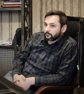 Обвинения в домогательствах: преподаватель Карпенко-Карого подал заявление в полицию
