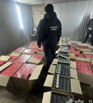 На Дніпропетровщині "прикрили" мережу збуту контрафактних цигарок і вилучили товару на 1,5 млн грн