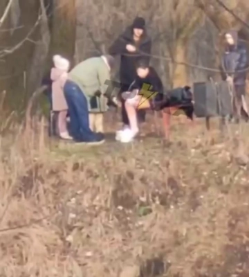 У луцькому парку під лід провалився підліток (відео)