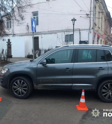 У Чернівцях 65-річна водійка кросовера скоїла наїзд на 72-річну пішохідку