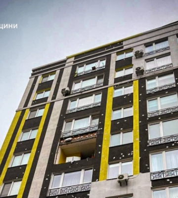 Потужний вибух в Ірпені: у багатоповерхівці вибило вікна