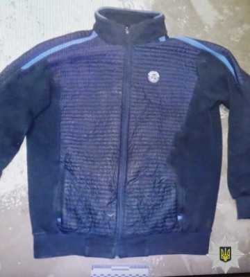 У Києві чоловік напав з ножем на киянина, поки той гуляв із собакою