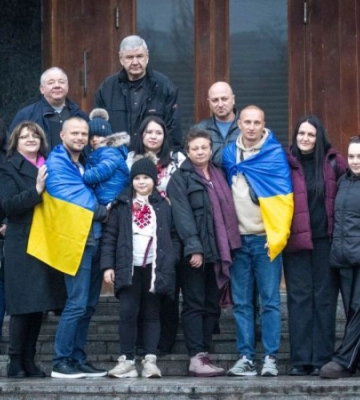В Одесі рідні зустріли врятованих з єменського полону моряків: ГУР показало щемливі кадри