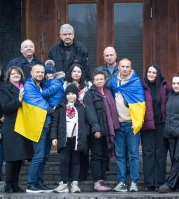 Звільнені з полону хуситів українські моряки поверулися додому