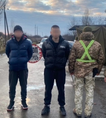 На Закарпатті прикордонники затримали двох ухилянтів-харків’ян та їхню перевізницю