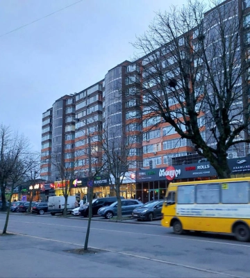 Учні наукового ліцею в Рівному наярмаркували 80 тис. грн для ЗСУ