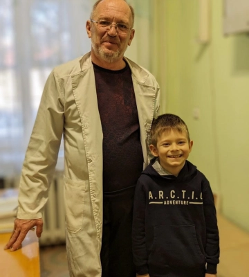 Волинські медики прооперували 6-річного хлопчика, який мав одразу дві грижі