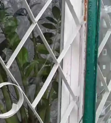 Окупаційні війська атакували Корабельний район Херсона. ВІДЕО