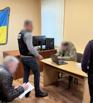 Підозра командиру з Черкащини: 91 військовослужбовець отримав незаконні виплати