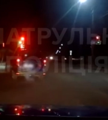 У Сумах п’яний водій забув увімкнути поворотник і попався патрульним (відео)