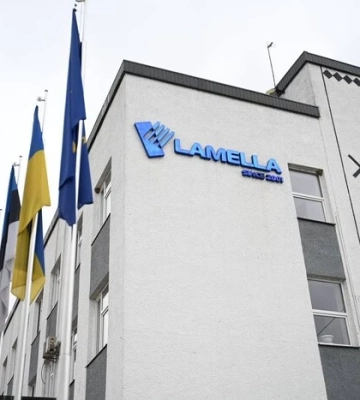 Меблева фабрика на Закарпатті запросила на роботу більш як пів сотні громадян Бангладеш