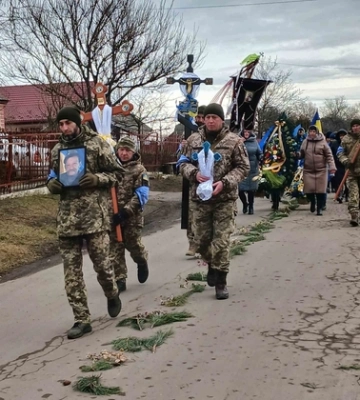 На Волині попрощалися з воїном Віталієм Шарапановським 