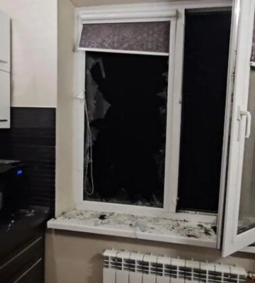 Наслідки російської атаки по Дніпру: пошкоджено багатоповерхівку та вибиті вікна