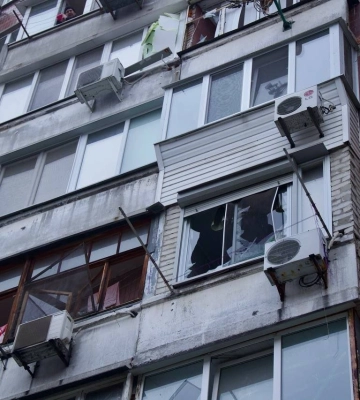У Дніпрі ліквідовують наслідки атаки дронами