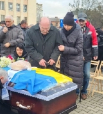 Рівненщина попрощалася з військовим Леонідом Степанюком із Острозької громади