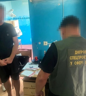 20 тисяч за &quot;білет&quot; у тил: на Дніпропетровщині судитимуть військового медика
