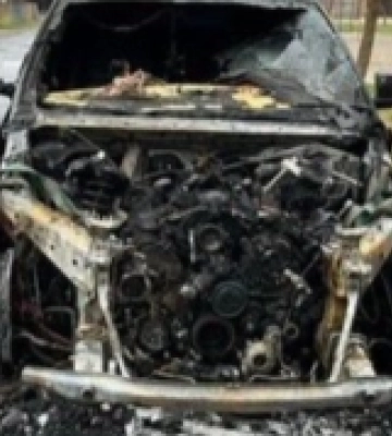 На Одещині двоє молодиків підпалили чужий BMW за обіцянку грошової винагороди
