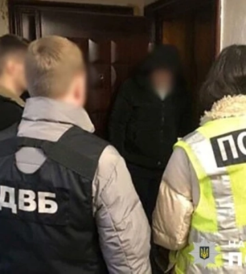Продавали успішну здачу іспитів: у Києві та на Одещині викрито схеми, у яких ділки &quot;торгували впливом&quot; у Сервісних центрах МВС, - ДВБ Нацполіції. ФОТОрепортаж