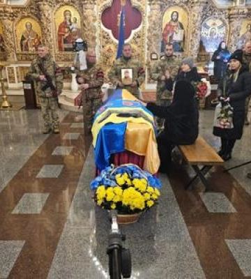 Полтавська громада попрощалася із загиблим Героєм