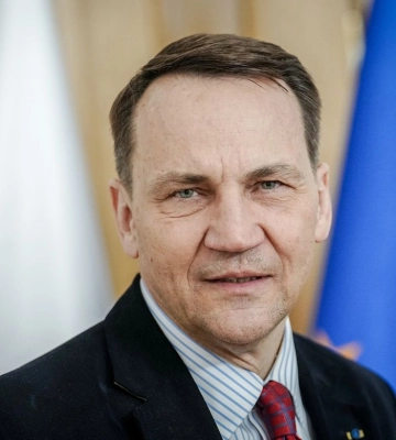 Трамп "допоміг" Угорщині підтримати продовження санкцій проти Росії, - глава МЗС Польщі