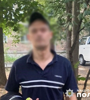 У Києві судитимуть злочинця, який на сходовому майданчику пограбував пенсіонерку