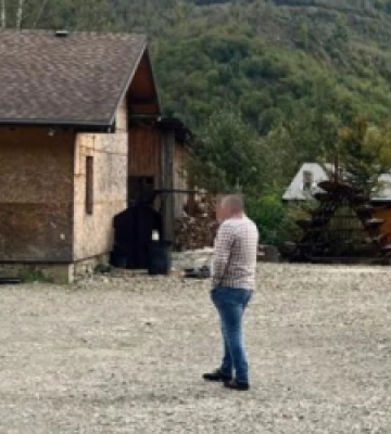 На Львівщині підприємець без дозволу зайняв землю біля річки і хотів там будуватись