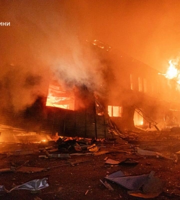 Росіяни завдали удару по Харкову: спалахнула масштабна пожежа