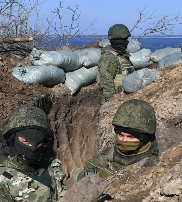 Росіяни ламають ноги та стріляються: де панічно бояться штурмувати позиції ЗСУ