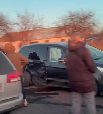 У Нововолинську зіткнулися три авто. Відео