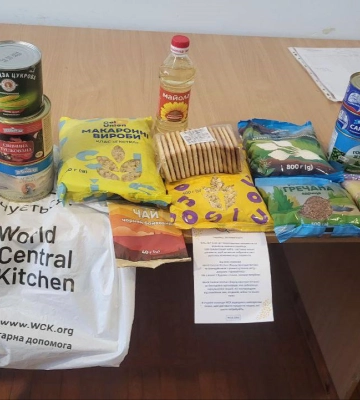 Майже тисяча сімей ВПО на Рівненщині отримала продуктові набори