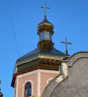 Богослужіння у храмах Надвірної: розклад на тиждень