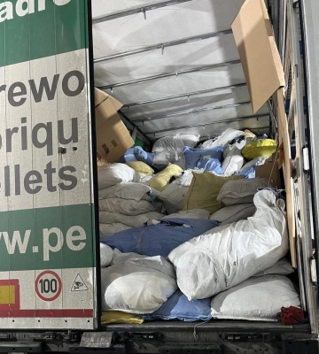 Зі Словаччини на Львівщину під виглядом секонд-хенду вези одяг на майже 2 млн грн