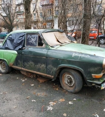Київ буде звільнено від покинутих авто, які роками стоять на вулицях: деталі від влади
