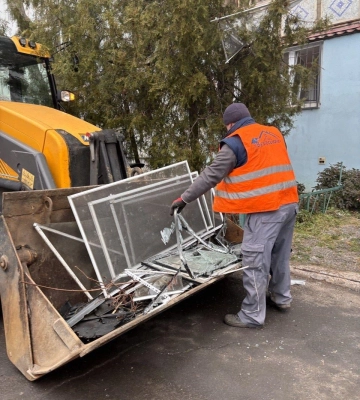 Ранковий «приліт»: у Київському районі Одеси вилетіло понад 900 вікон
