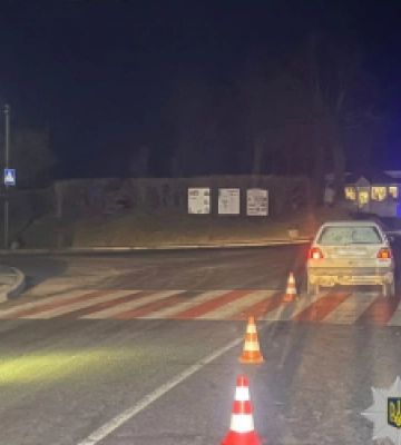 На Львівщині під колесами авто травмувались дві жінки