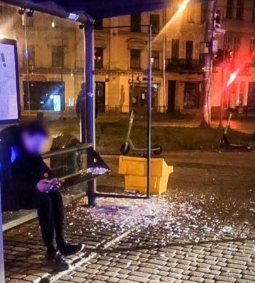 У Львові затримали чоловіка, який стріляв на зупинці громадського транспорту
