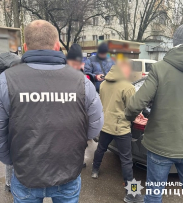 1000 доларів за фіктивну повістку: на Одещині 24-річного працівника ТЦК викрили на хабарництві