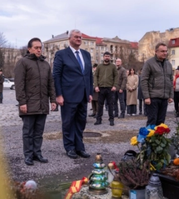 Глави МЗС України та Іспанії вшанували пам&#039;ять українських героїв на Марсовому полі у Львові