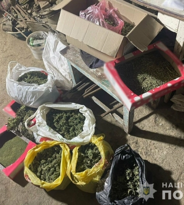 На Одещині викрили трьох чоловіків, які «працювали» з наркотиками: один з них вже отримав вирок