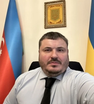 Український посол в Азербайджані заявив про атаку жінок на нього
