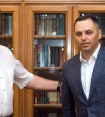 Петиция украинцев о введении санкций против Портнова: у Шмыгаля не нашли оснований Петиция украинцев о введении санкций против Портнова: у Шмыгаля не нашли оснований