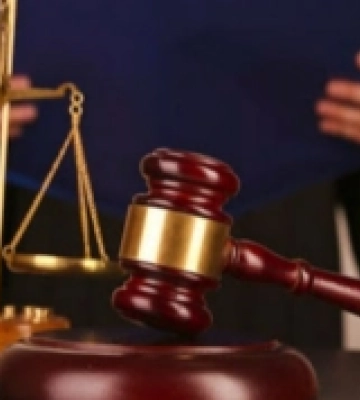Судитимуть співробітника МВС РФ, який допитував і катував жителя Херсона під час окупації
