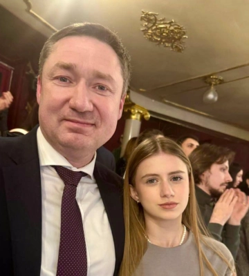 Козицький показав свою доньку в театрі