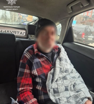 В Одесі патрульні надали допомогу чоловікові, який загубився