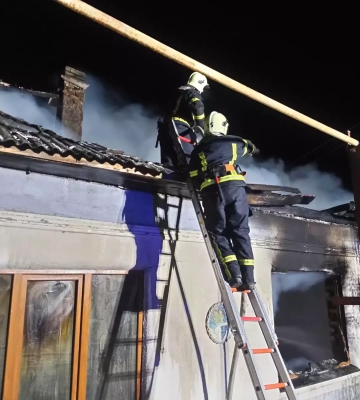 Закарпатські вогнеборці ліквідували значну пожежу в житловому будинку
