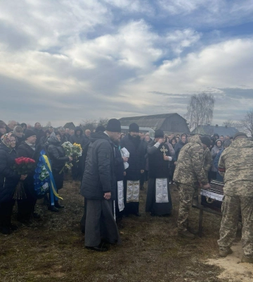 Назавжди 32: на Волині попрощалися з воїном Андрієм Ковалем