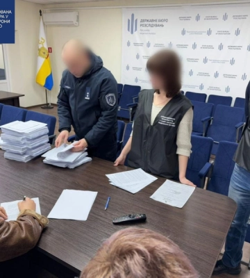 Депутата з Кіровоградщини та його спільників підозрюють у постачанні неякісної форми військовим