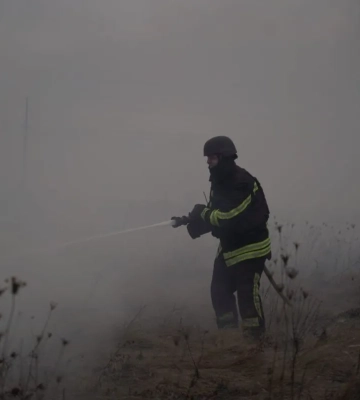 У Києві під час повітряної тривоги пролунав вибух, уламки БПЛА впали біля метро у Дарницькому районі — Кличко